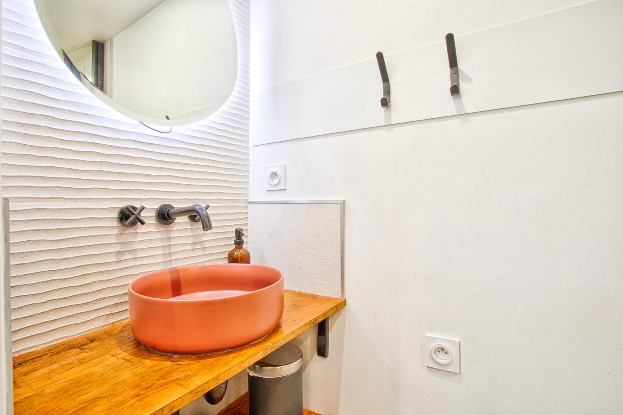 Appartement Fraichement Renovee - Jacuzzi Au Coeur De ก็อง ภายนอก รูปภาพ