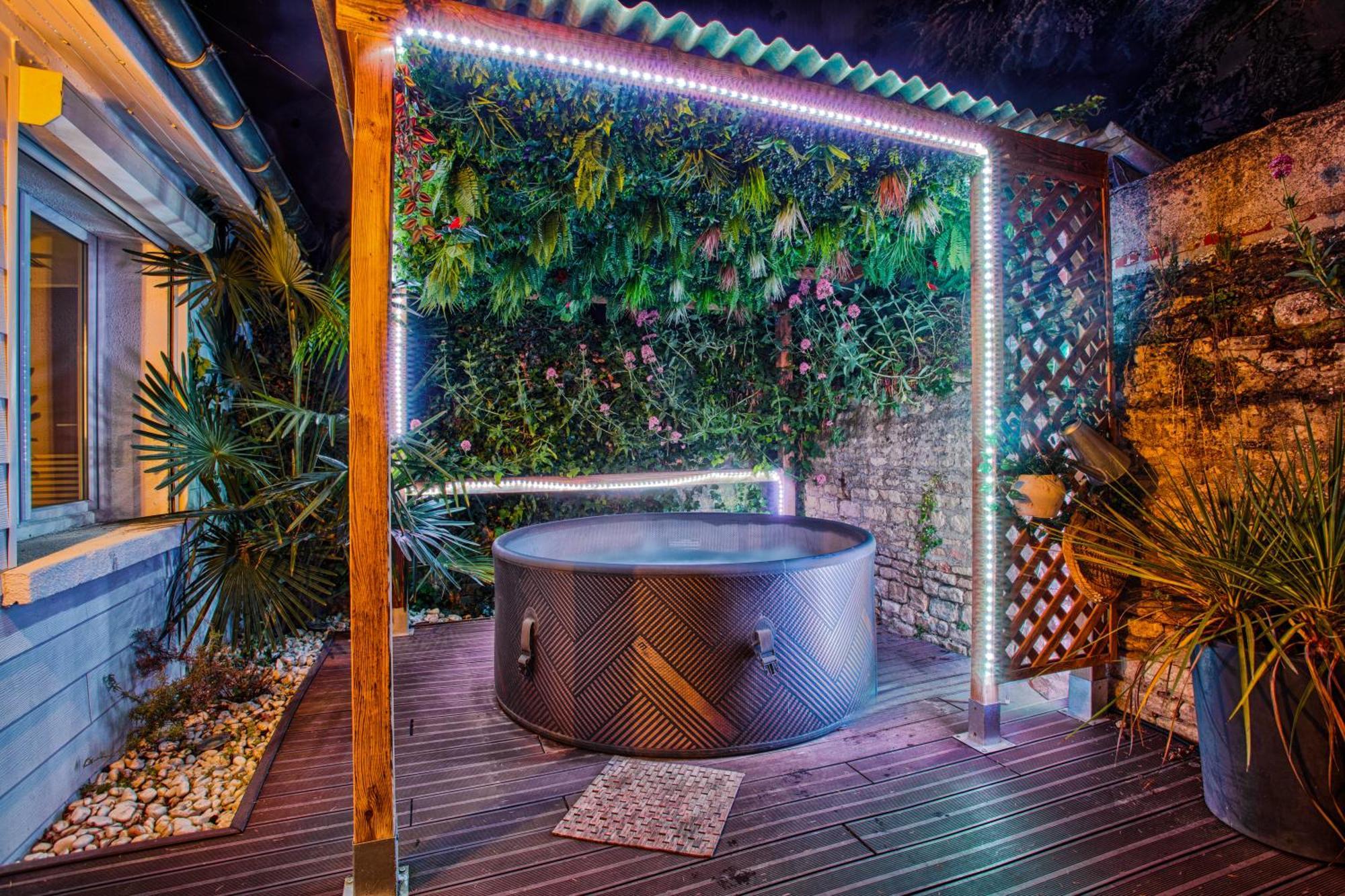 Appartement Fraichement Renovee - Jacuzzi Au Coeur De ก็อง ภายนอก รูปภาพ